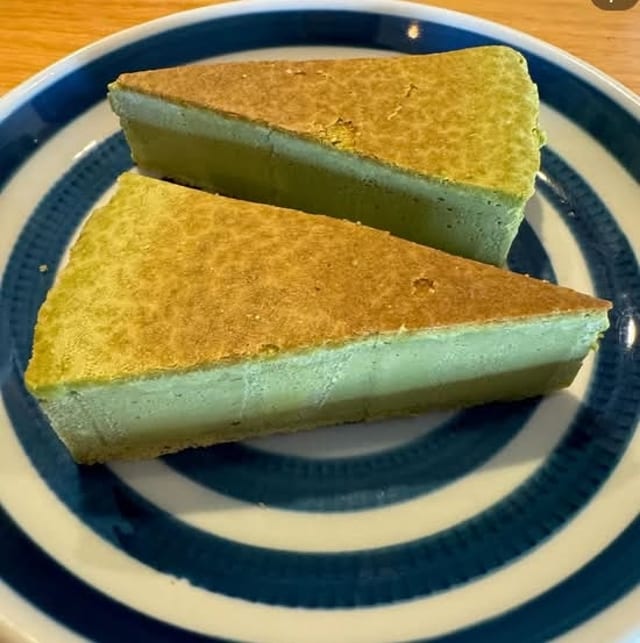 Matcha Cheesecake 2 Pieces.